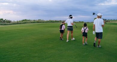 Essential Tips for First-Time Golfers